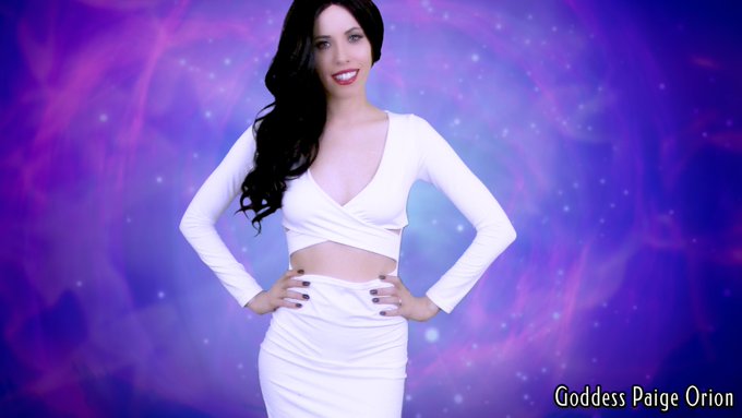 It's another type of magic, the ease with which I slipped into your mind and took complete control. Now<a href="/tag/mesmerize"class="tags"><span>#mesmerize</span></a><a href="/tag/hypnotize"class="tags"><span>#hypnotize</span></a>