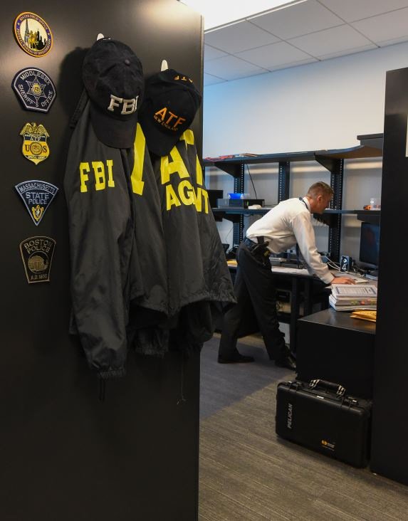 Are you a recent undergrad or graduate student searching for a job where you can help protect the American people? Apply for the #FBI's Collegiate Hiring Initiative through October 15, 2019, for a chance to see where a career with us might take you. ow.ly/SrfO50vVyon