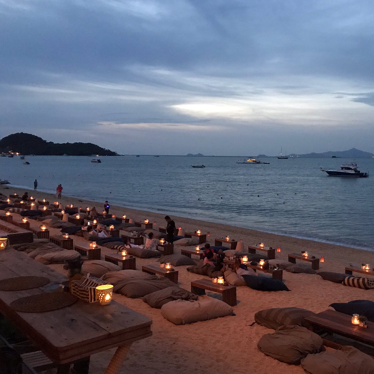 burtbulos's tweet photo. Whoa whoa whoa summer, you stop right there, I’m not done with you yet....and yes, Thailand I’d like you back!🤷🏽♂️ #thailand #thai #kosamui #asia #island #vacation #cocotamsamui #love #restaurant #dining #beach #actor #actorslife #writer #writerslife #producer #filmproducer #faith https://t.co/xZIiZxKqdd