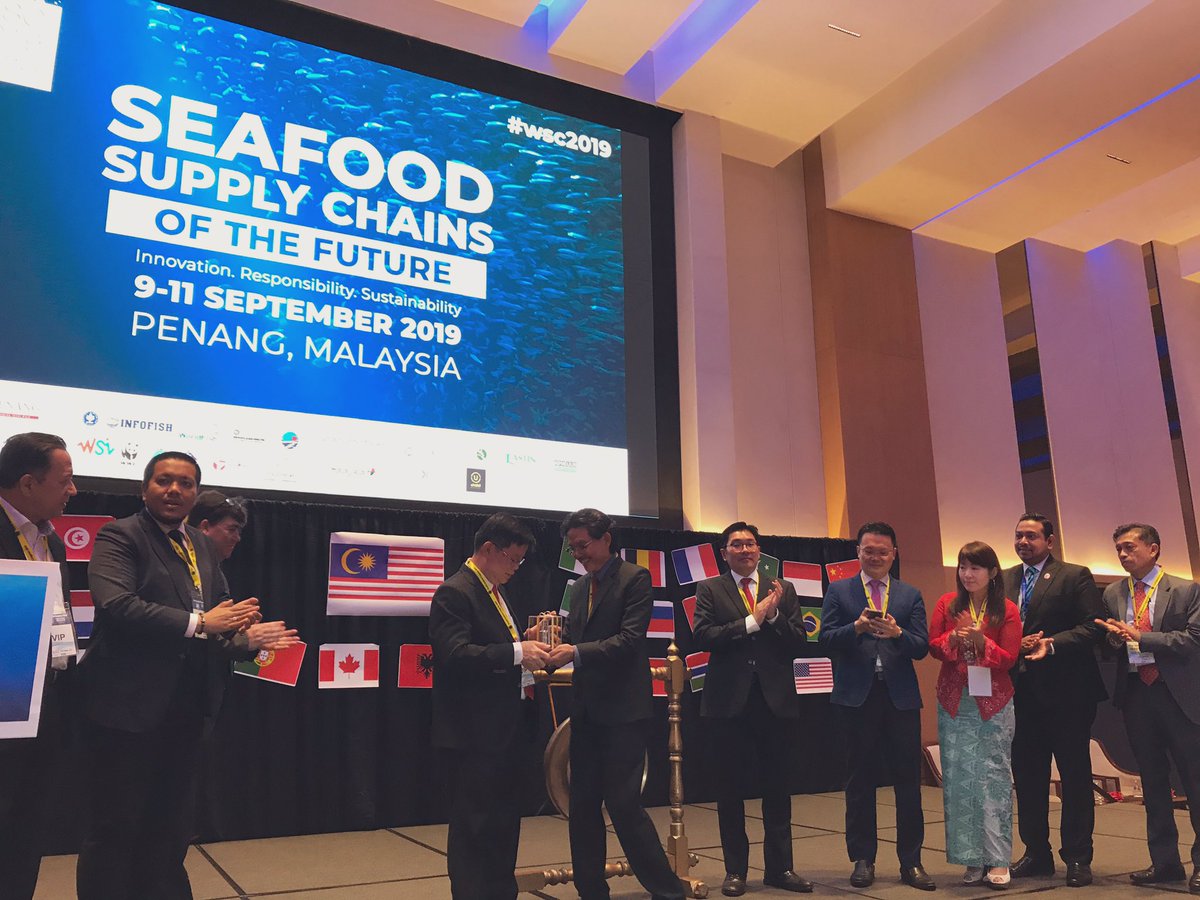 WSC_Penang's tweet photo. The World Seafood Congress 2019 is officially open with the ringing of the gong and the presentation of tokens of appreciation to The Right Honourable @chowkonyeow and The Honourable @simtzetzin .

#WSC2019 #WorldSeafoodCongress #WSCPenang #BusinessEventsPenang https://t.co/jIfO7D1Cf1