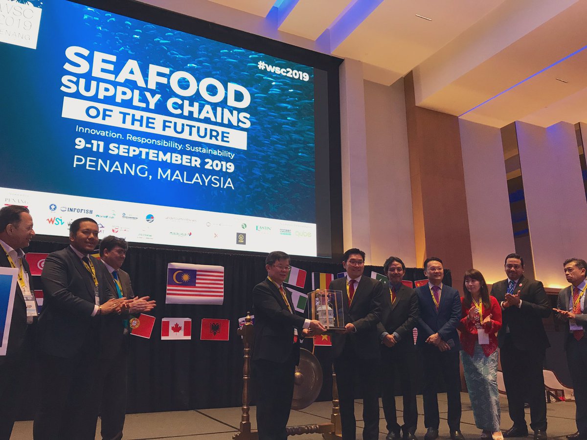 WSC_Penang's tweet photo. The World Seafood Congress 2019 is officially open with the ringing of the gong and the presentation of tokens of appreciation to The Right Honourable @chowkonyeow and The Honourable @simtzetzin .

#WSC2019 #WorldSeafoodCongress #WSCPenang #BusinessEventsPenang https://t.co/jIfO7D1Cf1