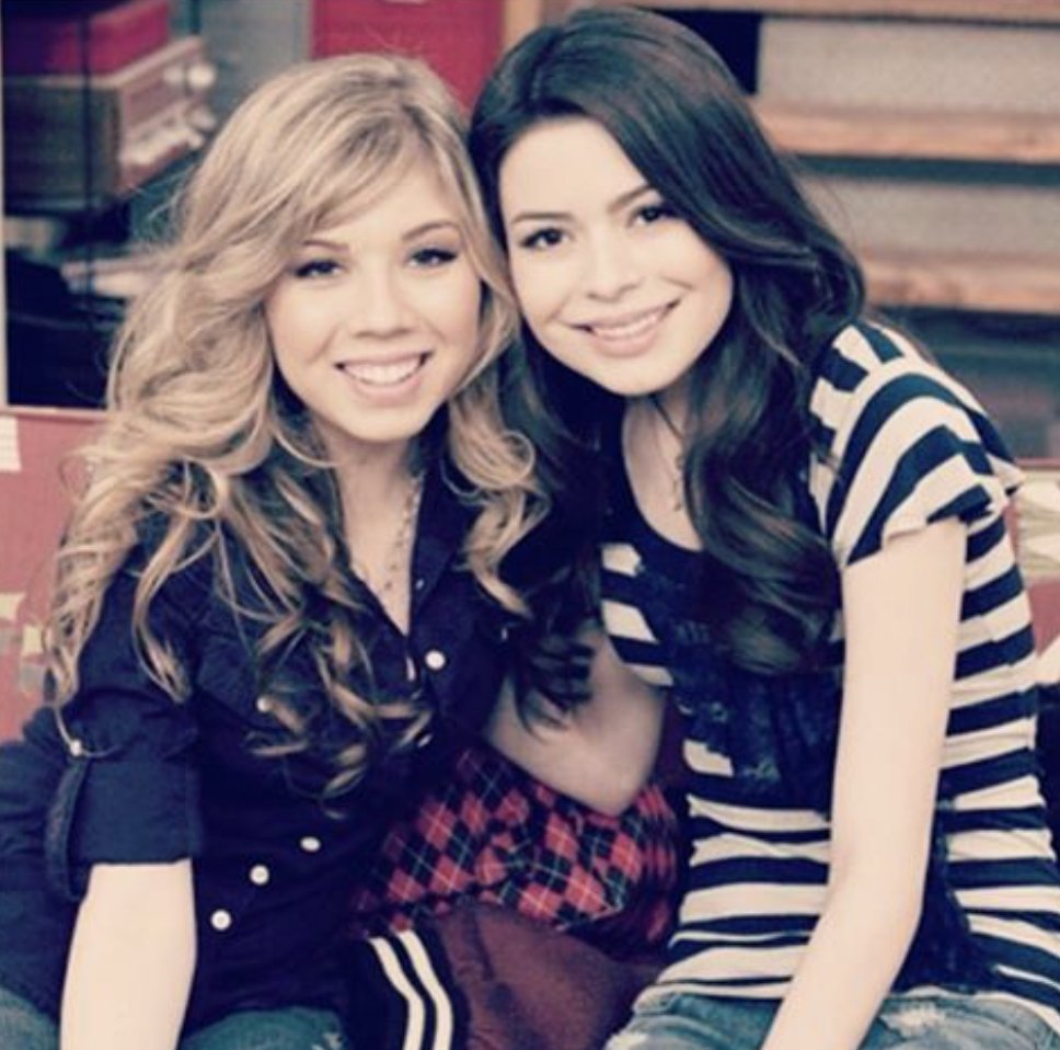 Yasmusic_M98's tweet photo. Sempre será uma amizade lendária, sempre será! ❤
#12YearsOfICarly https://t.co/EkAuWcvvZq