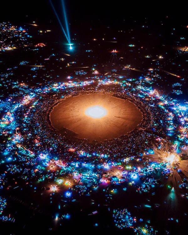 i still can’t get over how perfect this photo is - it’s like we were in our own universe for #burningman
)’(