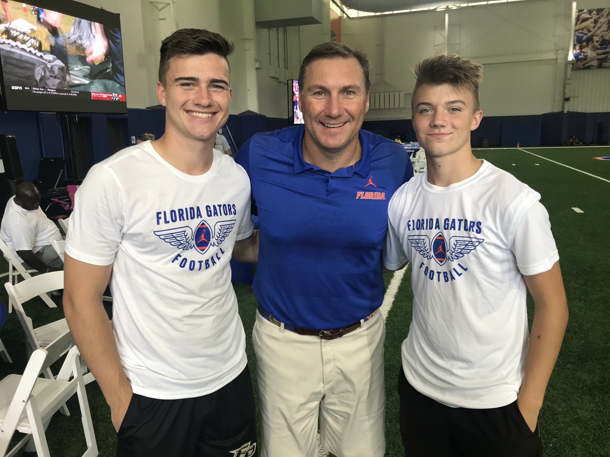 AlexMc83's tweet photo. Extremely Blessed to say I have received my first full scholarship offer to the University Of Florida! #GoGators🐊 @KohlsKicking @OneOnOneKicking  @CoachDanMullen @CoachMurphy87 https://t.co/YenUMdMnfN