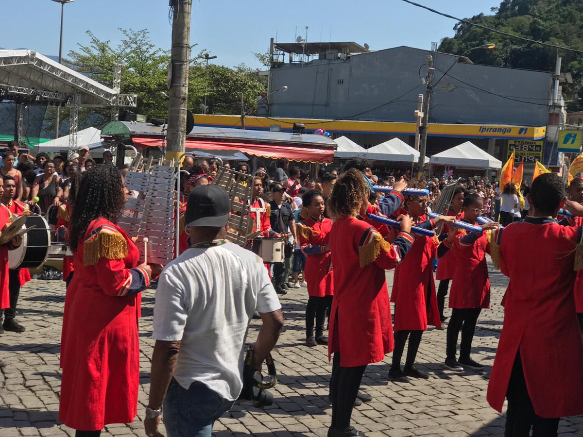 bandacomjop's tweet photo. Só pra relembrar do nosso glorioso desfile de ontem , agradecemos aos prestígios e elogios de todos!
#umabandaumsom https://t.co/LwCsK2aIFX