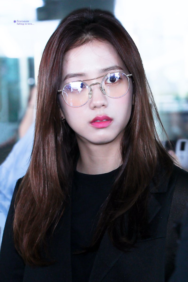 firstsnow_js's tweet photo. 190908 입국
#블랙핑크 #지수 #BLACKPINK #JISOO https://t.co/K01gri1bZc