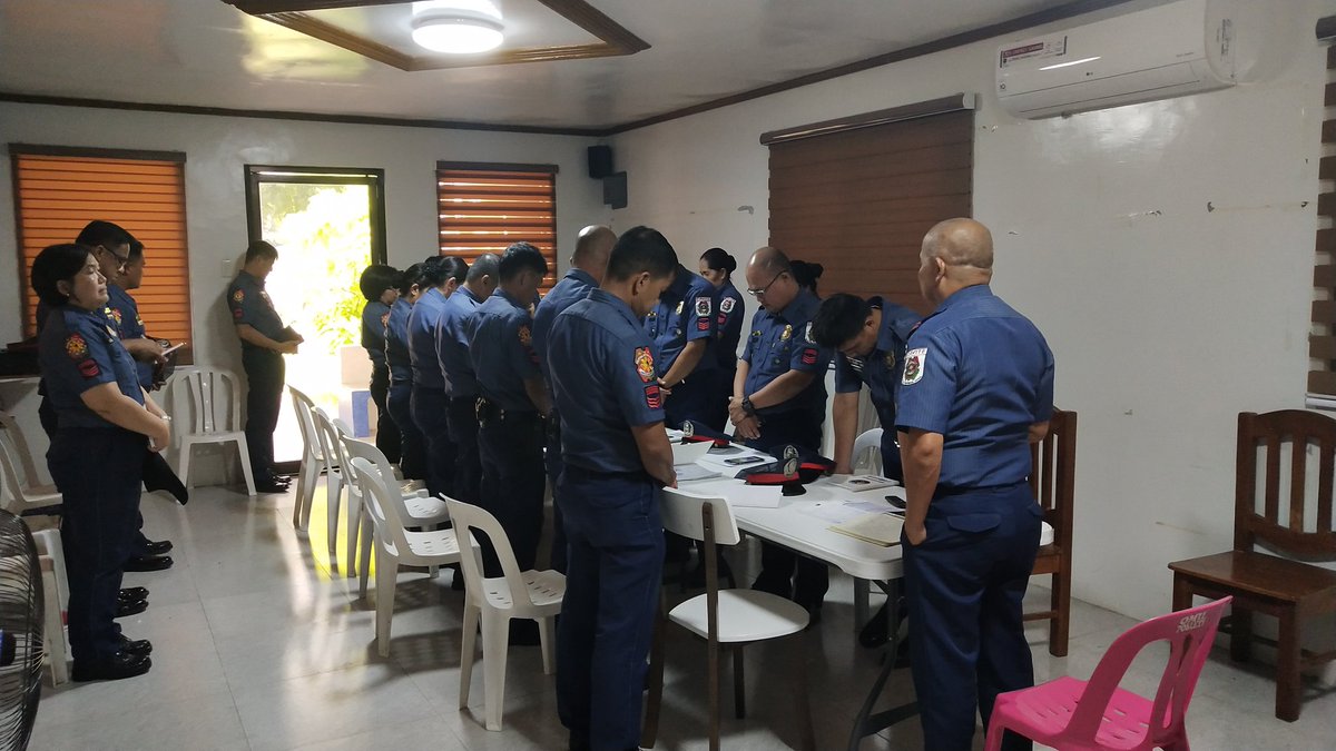 On September 9, 2019 at10 AM PEMS Eric D Ofren, PESPO conducted squad leaders forum to all squad leaders of PHQ and shared a bible verse from philipians 2:2 at Bulwagan Hall.
