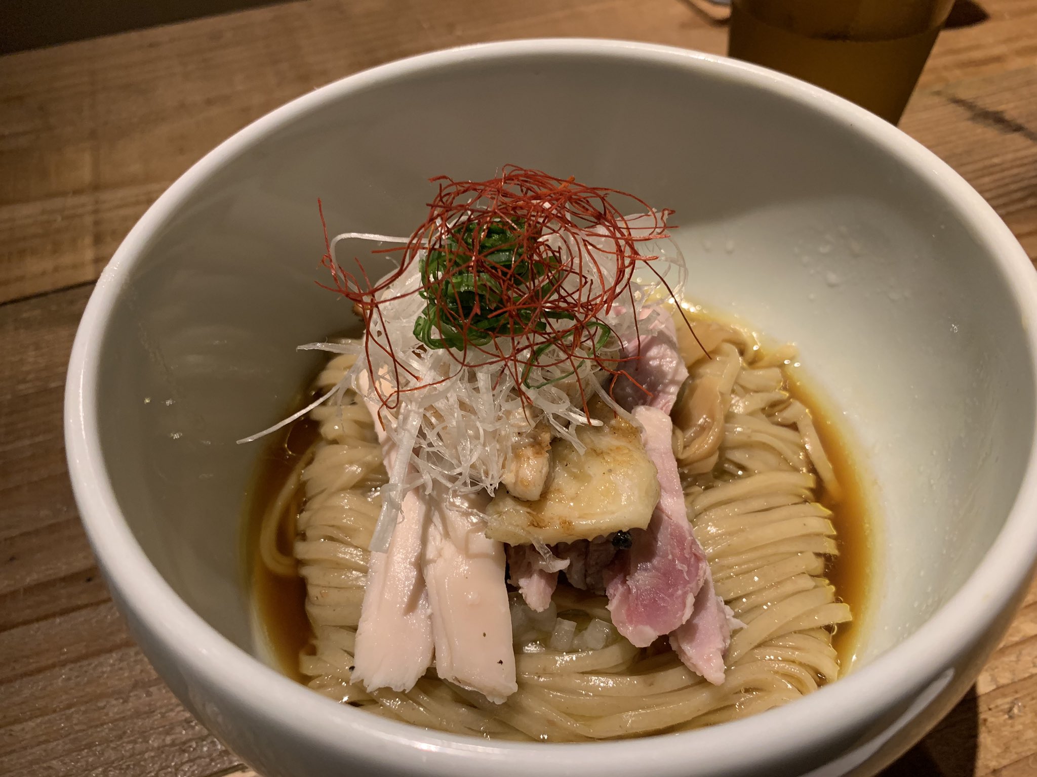 コーデン ハナタレナックスのキングオブラーメン中央区編で紹介された Japanese Ramen Noodle Lab Q に来ましたよ 初来店なのに地鶏の言葉に引かれて変化球なまぜそばを注文してしまった でも これは 美味しそうだ T Co F1xt2aolof Twitter