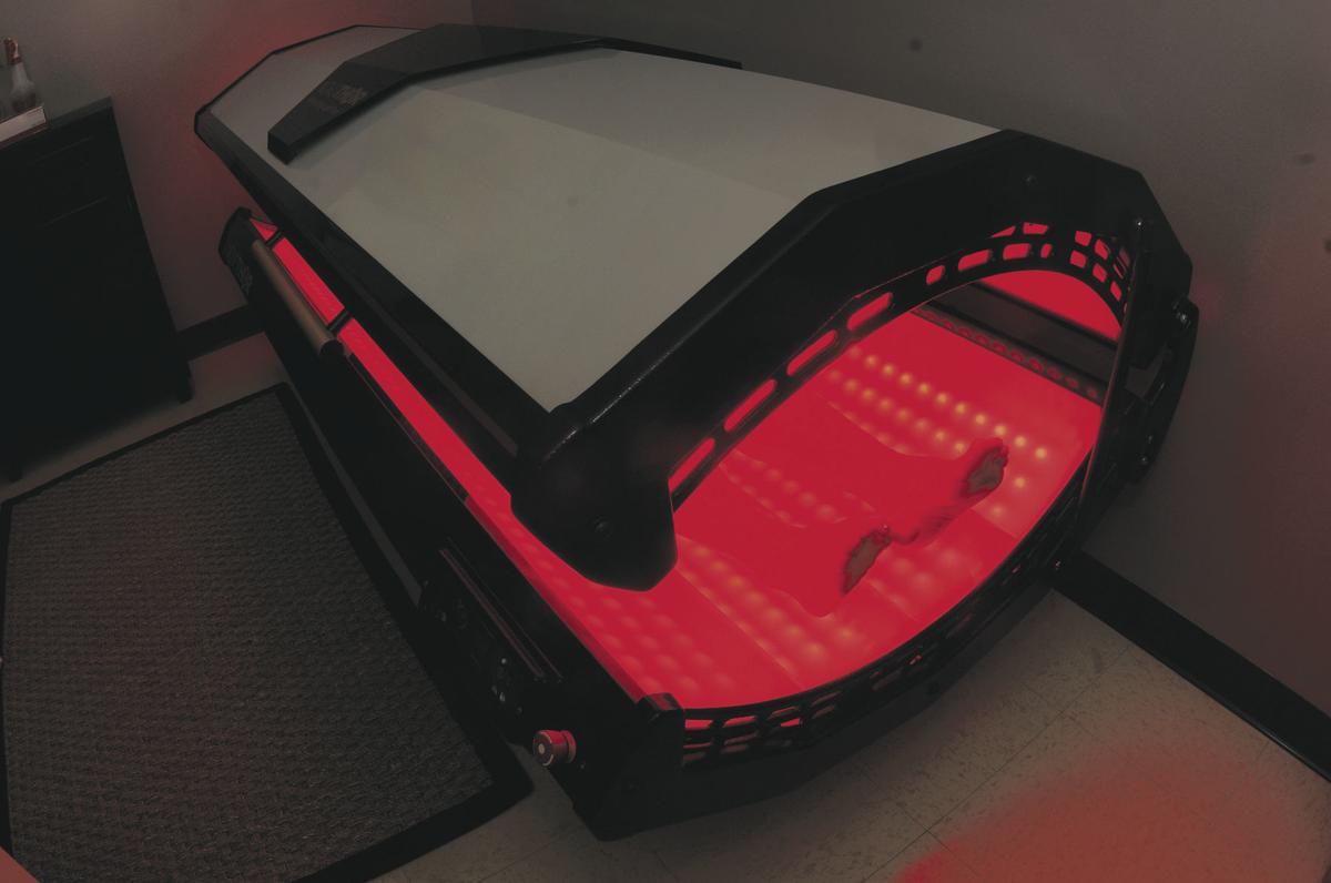 "#Photobiomodulation helps heal pain and various other ailments" Huffer said.

"It can help with chronic wounds from diabetes, or circulation issues, back pain and any type of muscular skeletal pain," she said."
journal-news.net/journal-news/s…

#PBMTherapy #PBMT #THORLaser #NovoTHOR