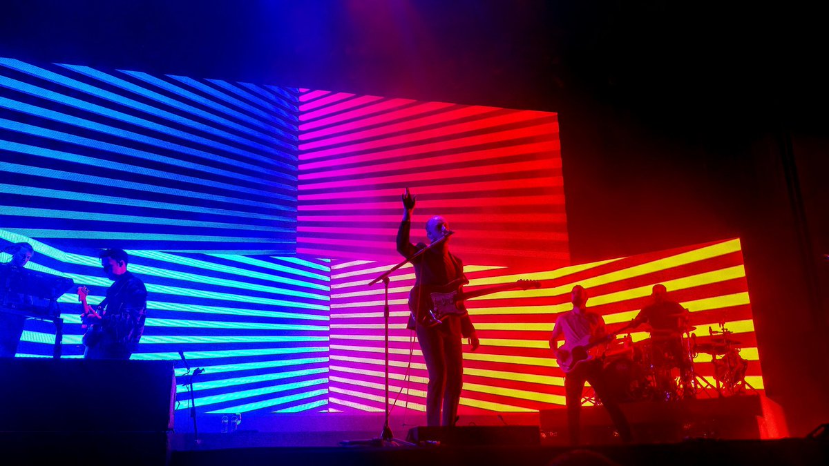 Irew_tweet's tweet photo. #decode2019 #festivaldcode2019 #madrid #conciertos #twodoorcinemaclub #music #summer #soysuperfan #spain #picoftheday #instamoment #instalike #instagood #igersspain #igersvalencia https://t.co/BRL2AP4uNx