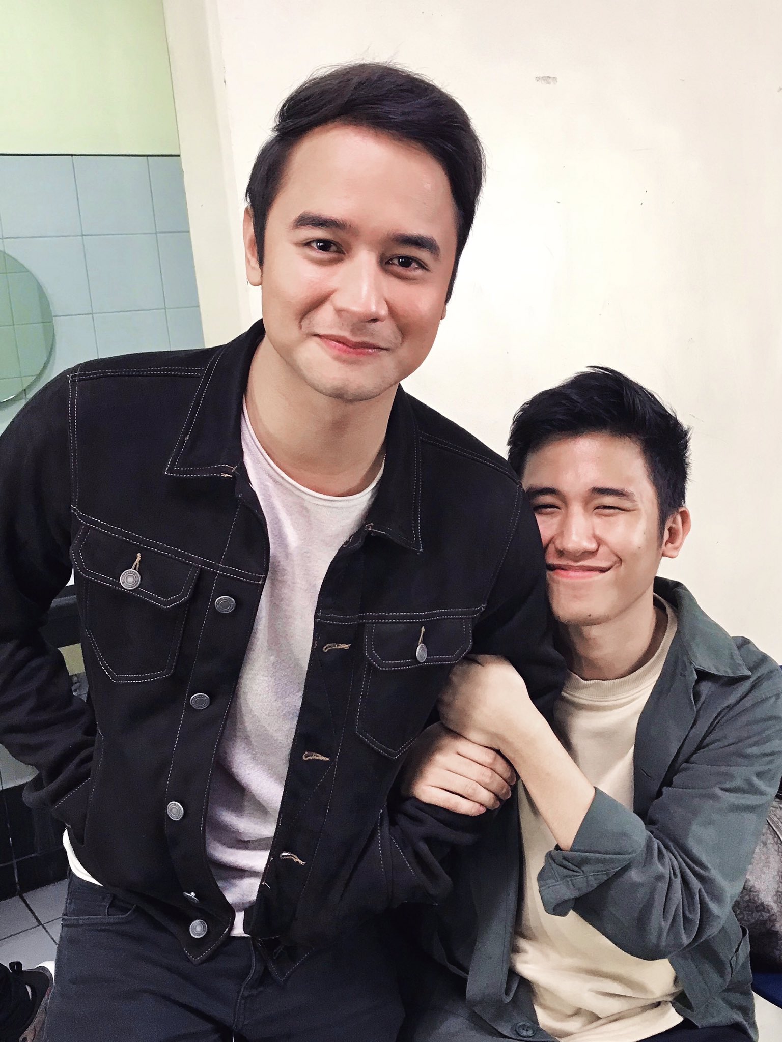 Nako ifeflex ko talagang nakilala at kaibigan ko ang isang jm de guzman!! Happy birthday, Kuya M  