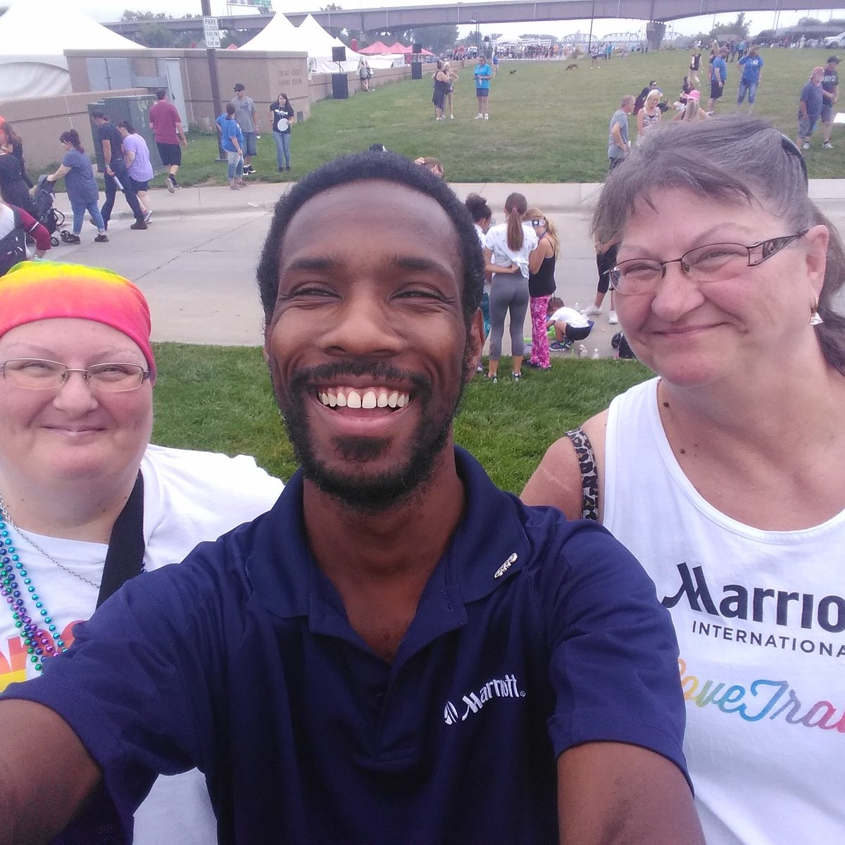 ONEmarriottNE's tweet photo. #AFSP #OutoftheDarkness #onemarriott #ONEmarriottNE Members of ONE Omaha at the 2019 Out of Darkness Walk for Suicide Prevention https://t.co/Gk3I4I7eDU