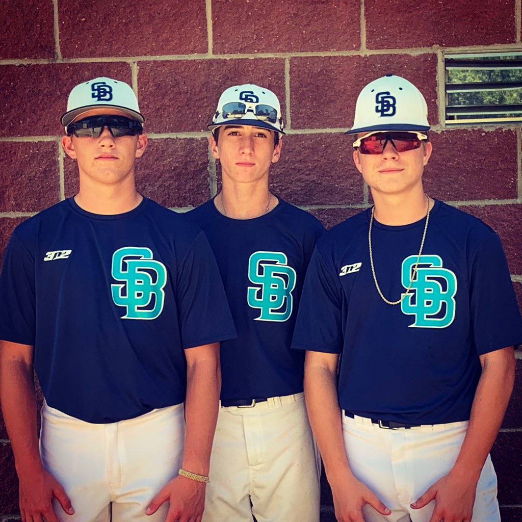 Bobby_Barnes76's tweet photo. Hot first wknd at OBU. Great to see @iam_clayballa12 @iam_calebbarnes @Ethan_Gardner1 playing on the same team. @Ethan_Gardner1 great job pitching in game 2 9ks complete game. https://t.co/OMFSa6VkKm