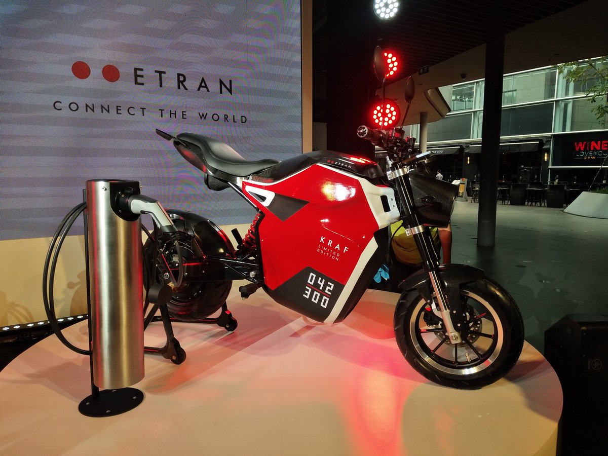 ncjune's tweet image. มาพบกันค่ะ #ETRAN #KRAF

#Groove  #CentralWorld