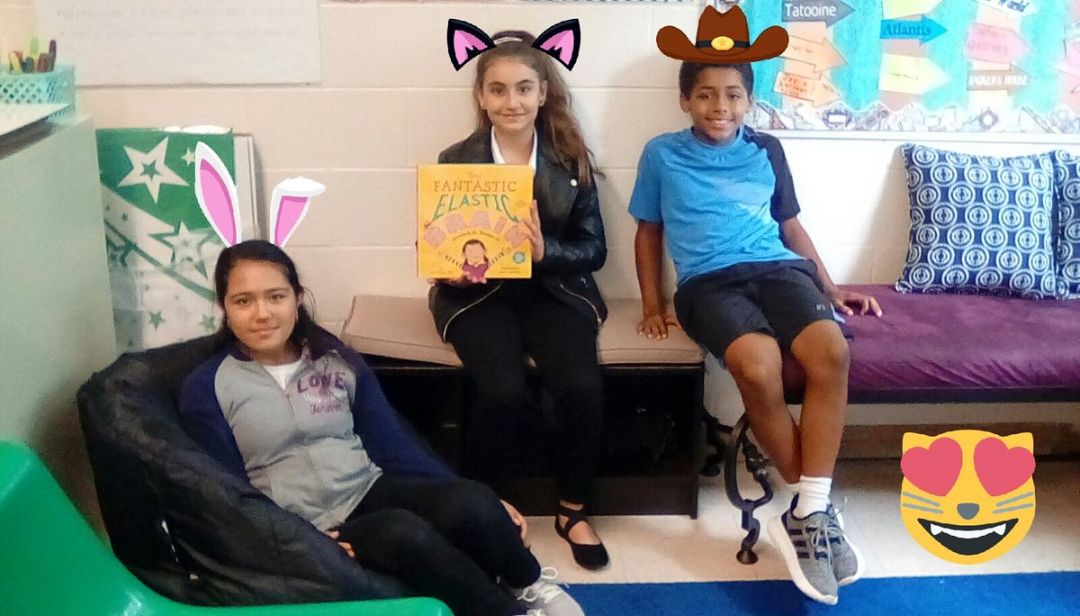 MindsetMath's tweet photo. I love when the Student Task Manager takes over reading aloud then gives the other students a chance to read!!😊😍🎇📖 #greatidea #studentsdecide #readaloud #choralread https://t.co/lR2qLehm7q