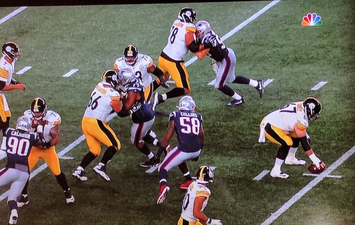 mayz36's tweet photo. @ChrisCoteESPN Steelers center not caving under the peer pressure to snap the ball. https://t.co/kPD2nk4OEX