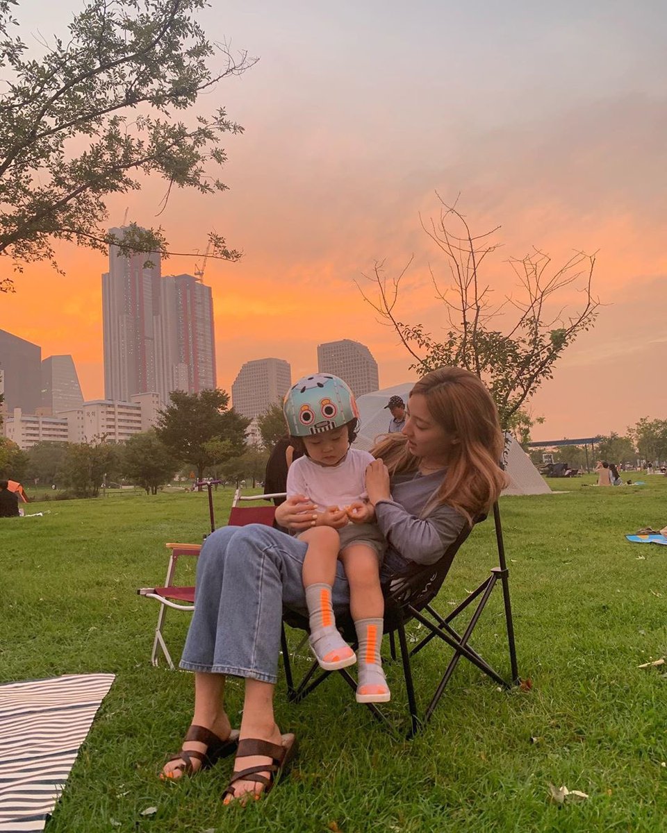 percent27_'s tweet photo. 📷 shootingstar_family ins

#은서 #우주소녀 #WJSN #손주연 https://t.co/ovGZkensIO