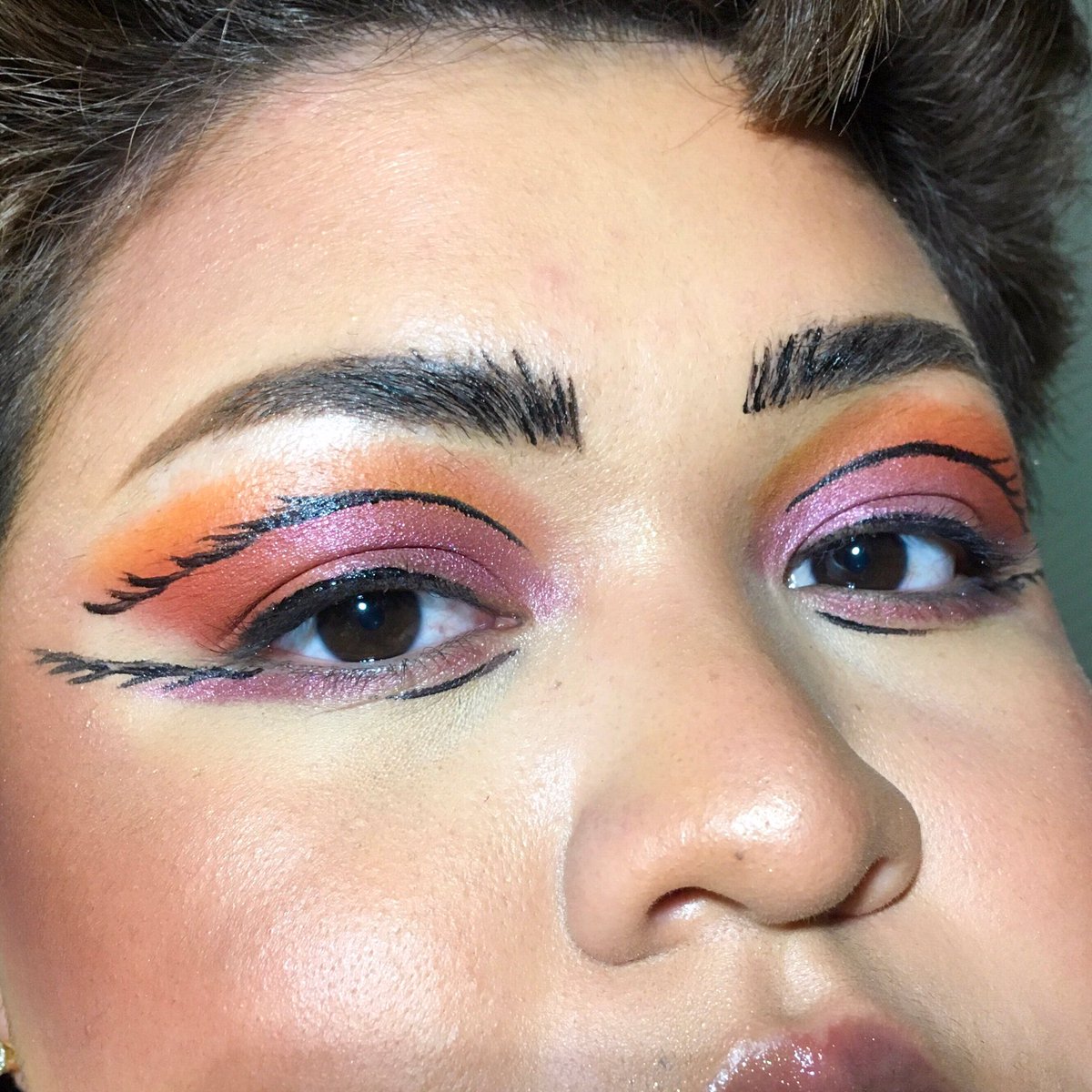 izzmythoughts's tweet photo. It’s a bird! It’s a plane! Okay but seriously what is it? I don’t have the answer to that question but feel free to try and figure it out. Products: @shopvioletvoss like a boss @bhcosmetics @sylviagani palette, @elfcosmetics dark blush, @TouchOfFancy highlighter in baby muva https://t.co/rT7jBHGO1i