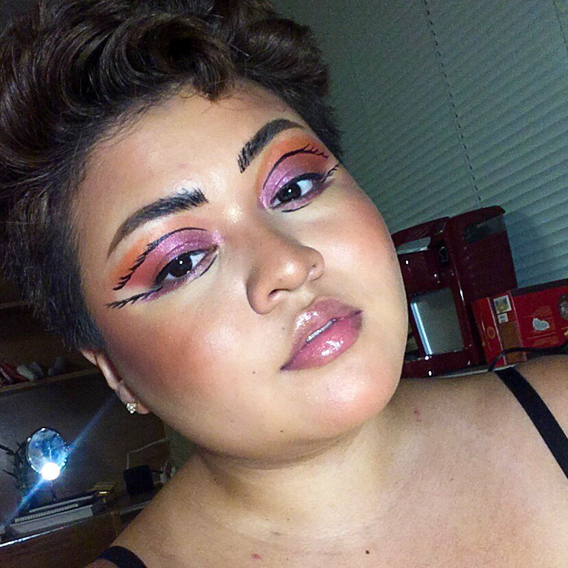 izzmythoughts's tweet photo. It’s a bird! It’s a plane! Okay but seriously what is it? I don’t have the answer to that question but feel free to try and figure it out. Products: @shopvioletvoss like a boss @bhcosmetics @sylviagani palette, @elfcosmetics dark blush, @TouchOfFancy highlighter in baby muva https://t.co/rT7jBHGO1i