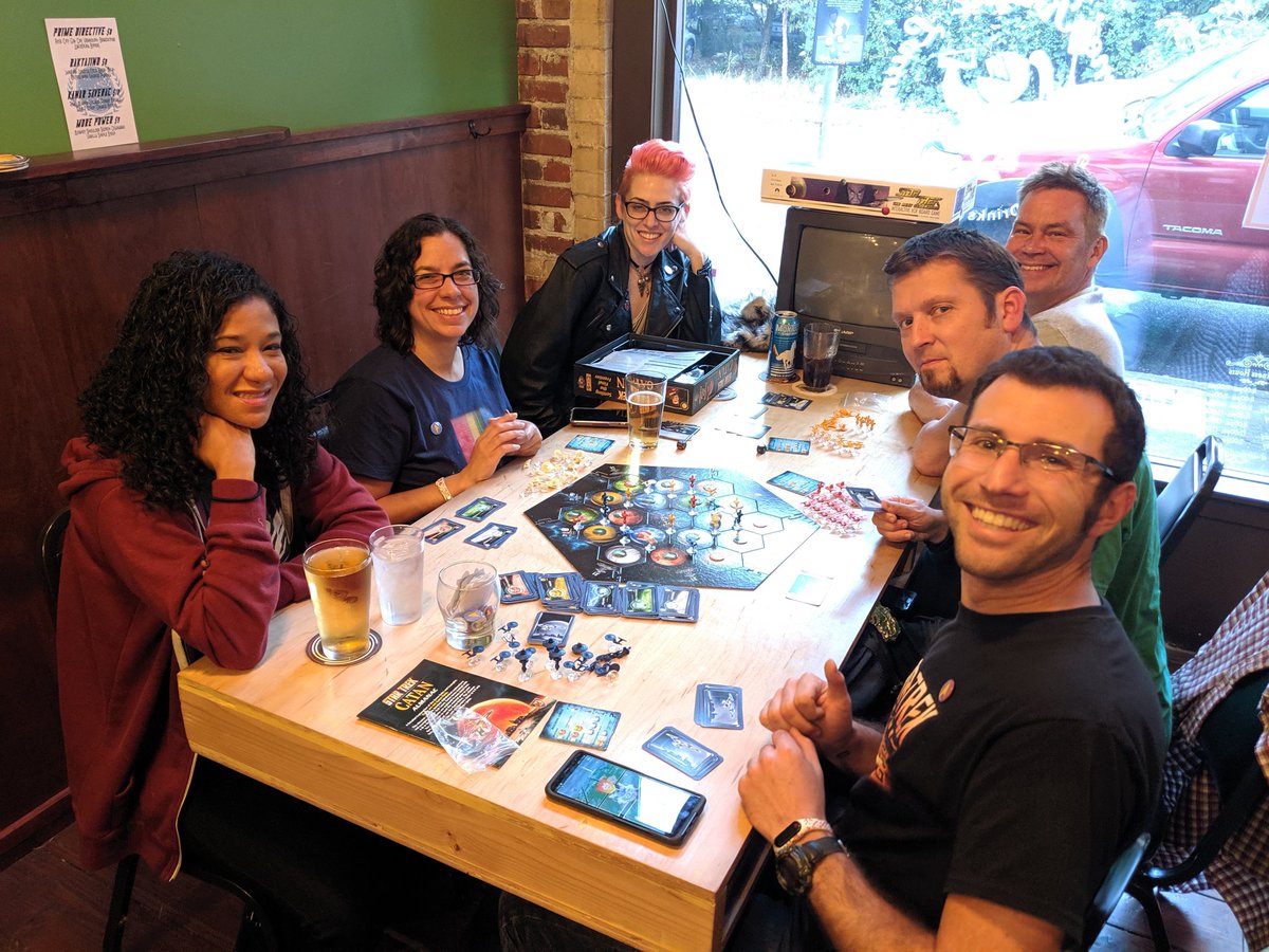 GameKnightLounge tweet media