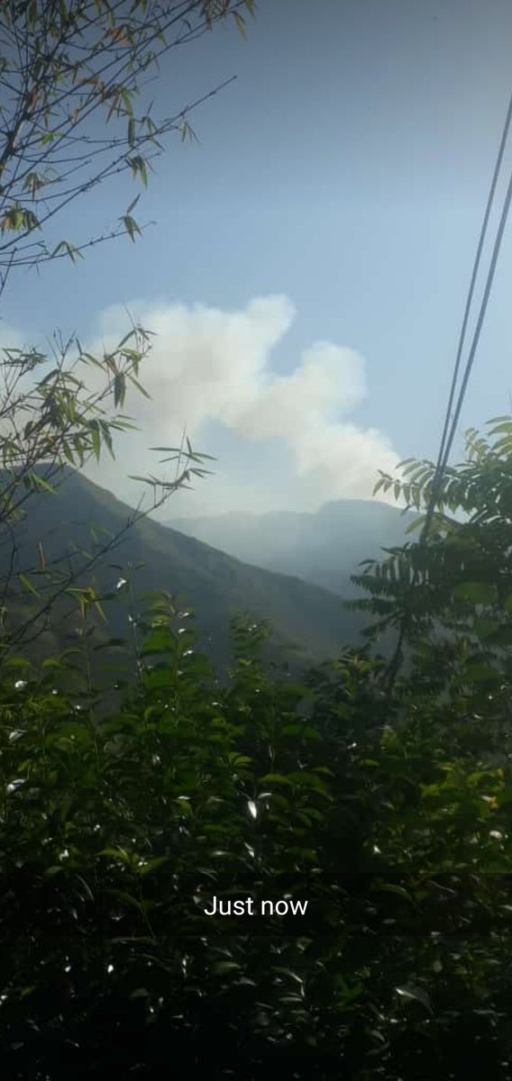 emirevoke's tweet photo. #LOCLIFE 
#LoCfiring
#IndiaTurned_Butcher 
Indian brutal forces has started firing at innocent civilians across the LoC.
#Chakothi 
#uriSector
@hrw 
@UN https://t.co/15avepPxLf