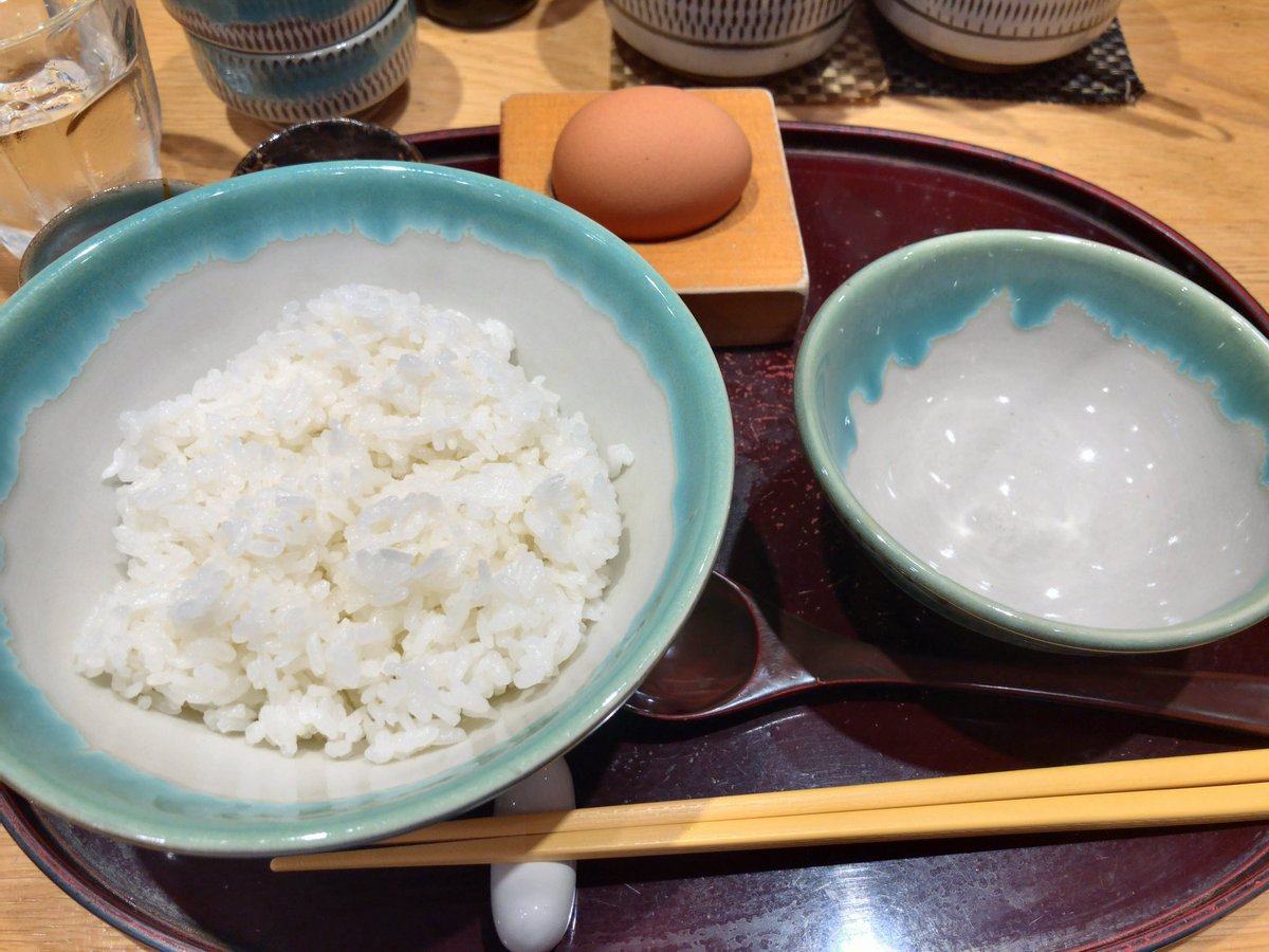 otamiler's tweet photo. 約1時間遅れでしたが無事羽田に。
とりあえずお昼ご飯。 https://t.co/PJzkeCcFFS
