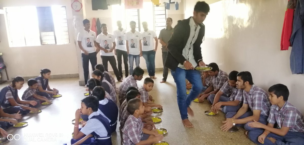 Khiladians_Pune's tweet photo. We Team khiladians Pune enjoyed &amp; celebrated our God aka @akshaykumar sir's Birthday at Adhaar Mute &amp; Deaf Vidyalaya.. providing breakfast, cakes,  chocolates, &amp; happiness.. Spent quality time @shilpa_lakhani @AKFansGroup @Akkistaan
#HappyBirthdayAkshayKumar https://t.co/jgQQI5O5N3