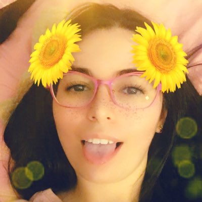 DiamondRoseEV's tweet photo. I rarely post selfies so hereβs one that I just made my profile pic lol π»π #selfie #rareselfie #learningselflove #learningtolovemyself https://t.co/AOuITSBp9b