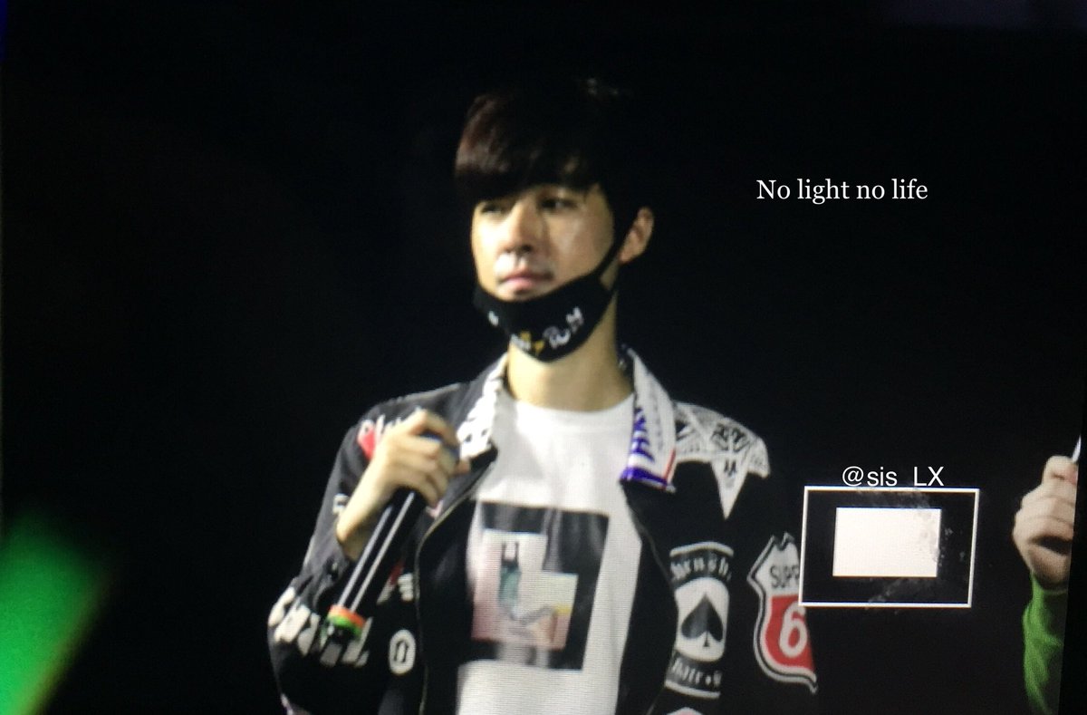 sis_lx's tweet photo. <Preview> 080919 
⚡️High Tension ⚡️ Chile Showcase
Tempest 🎤 #KyeongWoo 

No light no life~
#Kpopgram #ShowCaseSeoulDay #높은장력 #HighTensionInChile #HighTensionInSantiago #FirstShowCase #Kpopgramcl #NoLightNoLife #Lightning #Tempest #Ultrabang #OhYunGun #ParkKyeongWoo https://t.co/pL452ATc46