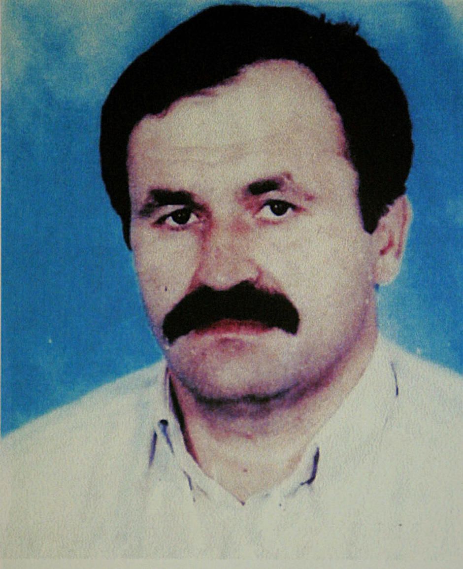 nsutribunal's tweet photo. Heute vor 19 Jahren, am 9.9.2000, wurde Enver Şimşek in Nürnberg durch acht Schüsse schwer verletzt. Er verstarb zwei Tage später. Der 38-Jährige war das erste Mordopfer des #NSU. Kommt heute um 18 Uhr zum Gedenken in die Liegnitzer Straße. Hiç unutmadık - Niemand wird vergessen! https://t.co/vjaSQjwmgX