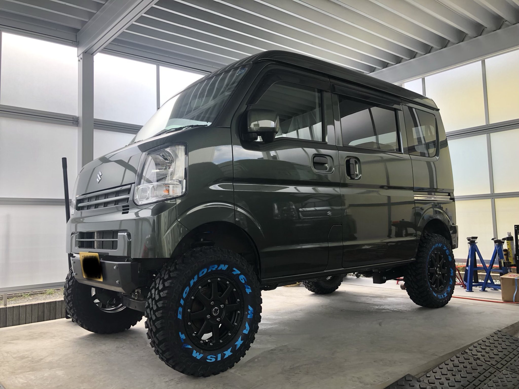 株式会社 Free Dress Twitter પર エブリィ4インチリフトアップfree Dressコンプリート 今回は ジョインターボ4wd 試乗車をベースに製作しました カラーは 人気のクールカーキ 試乗車ベースなので とてもお買得ですよー 新車 中古車ベース 予算に合わせて製作