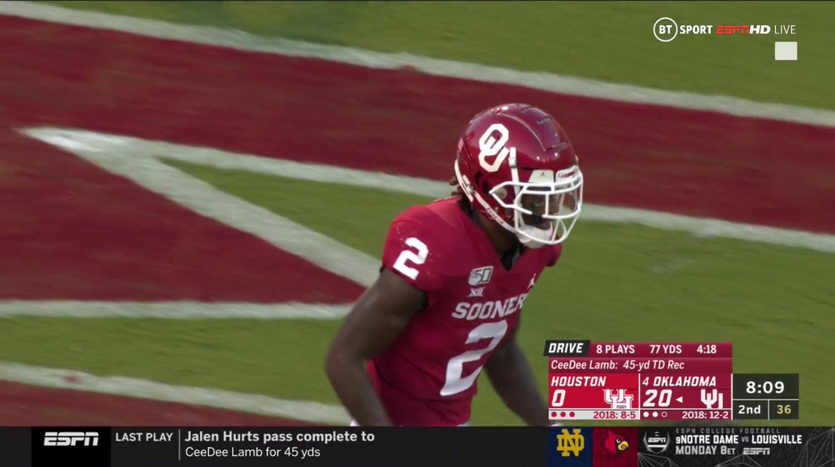 _LiveCFBPortal's tweet photo. TOUCHDOWN @OU_Football! #UHvsOU
@UHCougarFB 0-21 @OU_Football - @_CeeDeeThree. https://t.co/GB1qwaVO6T