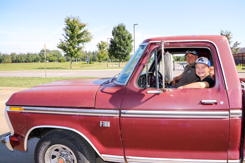 dnharding13's tweet photo. First driving lesson for @nolanharding_23 #1973F100 #3speedmanual #oldtruck @LMCTruck https://t.co/dyJj0jcNJ4