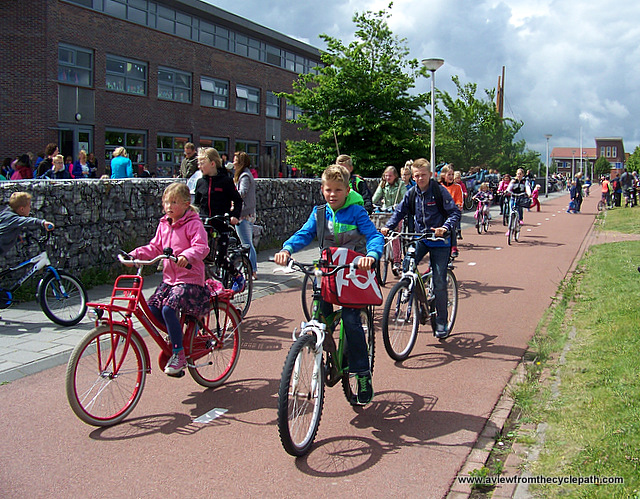 Lobbicyclette's tweet photo. Bonne rentrée !

(image de https://t.co/Rs88Y33RwX ) https://t.co/wRLj4u99td