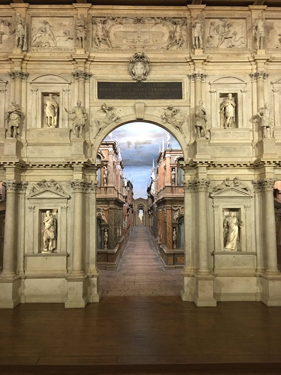 İtalyan’ın dâhi mimarı Andrea Palladio’nun (1508-80) en önemli yapıtlarından biri de hayatı boyunca süslediği Kuzeydoğu İtalya’nın Vicenza kentinde bulunan Teatro Olimpico (Olimpik Tiyatro). #andreapalladio