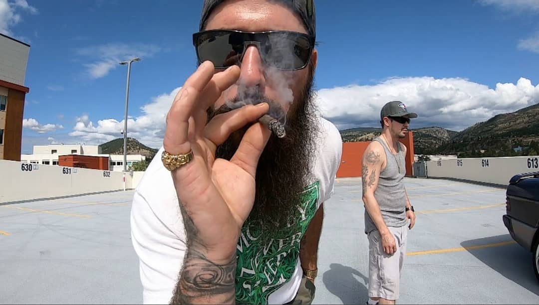 TheChef420's tweet photo. https://t.co/cLGQwBq3bJ NEW MUSIC VIDEO NOW ON YOUTUBE! CHECK IT OUT! @TheChef420 @ted0beats #SundayMorning #SundayFunday #SundayMotivation #hiphop #rap #MusicVideo #songwriting #lyrics #smoker #weedlife #YouTube #beats #real #life #rapper #rapartist #rapmonster #raptime #music https://t.co/Qf9YJRgr0N