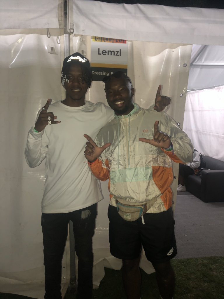 lukenovember97's tweet photo. So many legends at one event! @kitch_official @BloodAndBonez @DjKayThreee @lemziartist ๐ฅ๐ฅ๐ฅ
#chingfest #ln2k19 https://t.co/HQiouMuaPi