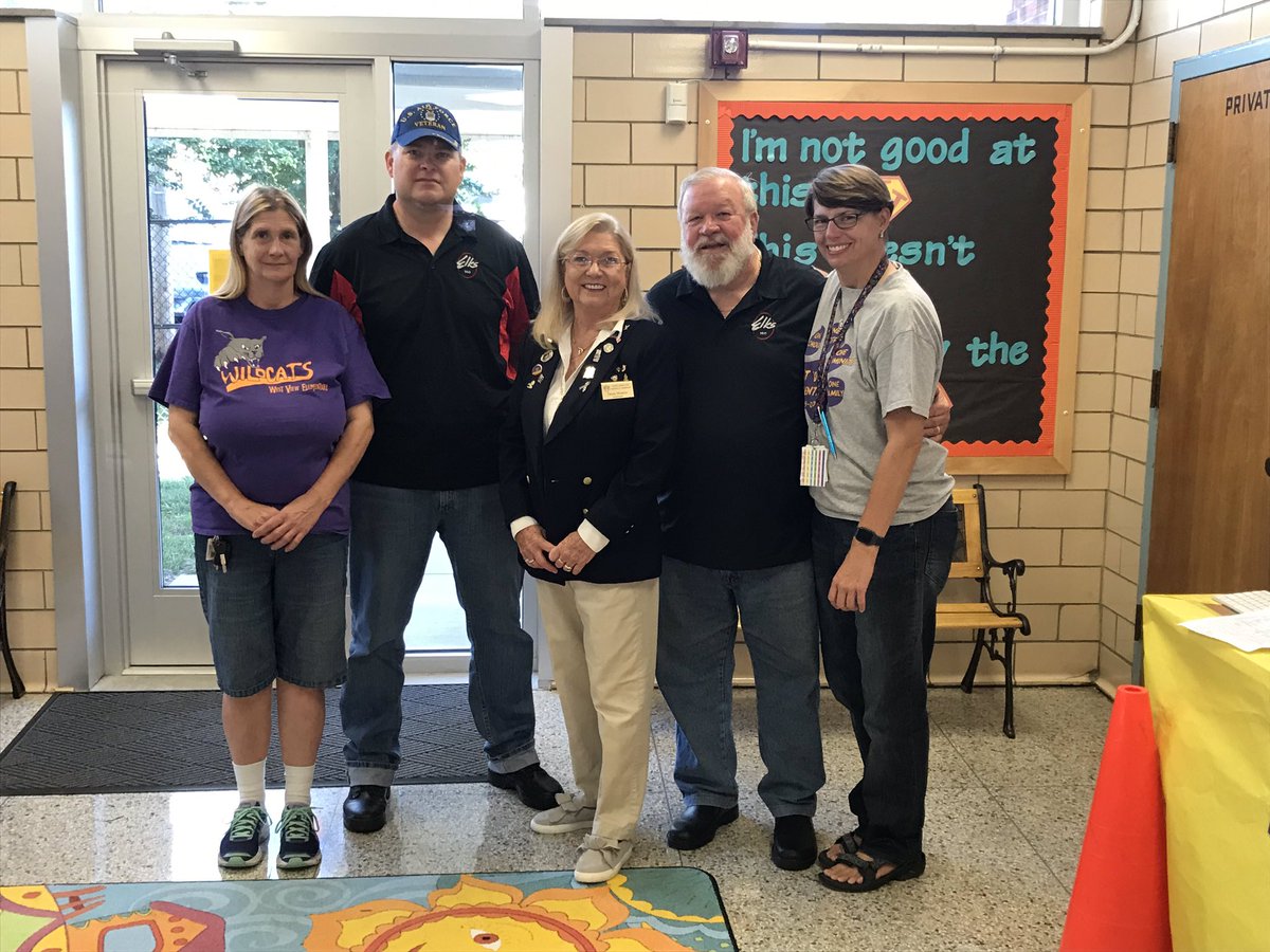 abrace32's tweet photo. @westviewknox thanks the elks club for the school supply donation!!! https://t.co/fAr8XEkrms