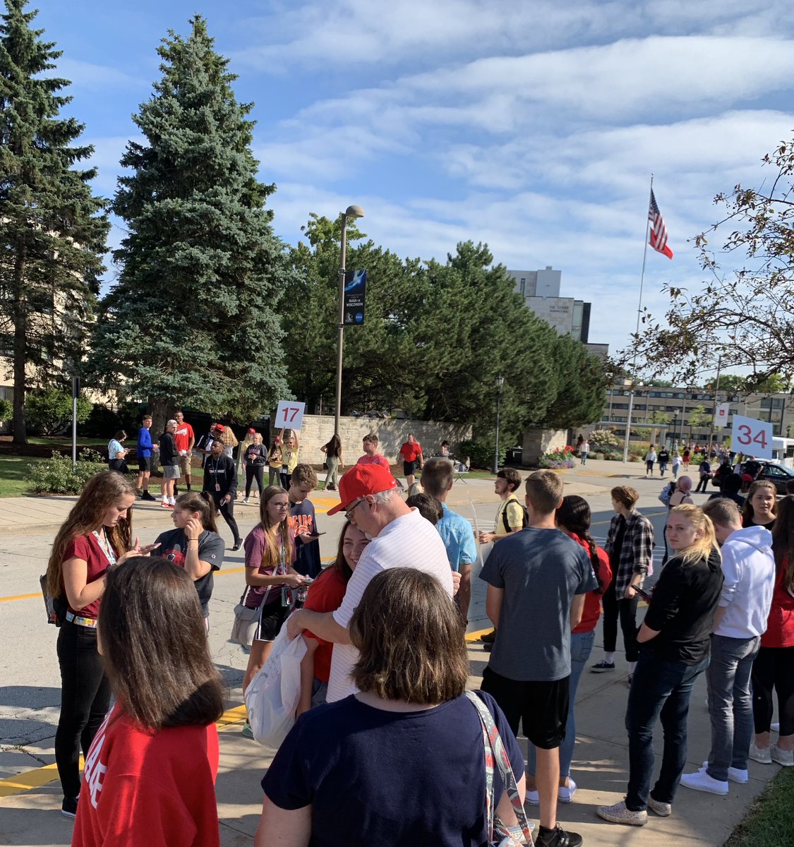 carthagecollege's tweet photo. Hugs, smiles, tears, goodbyes. #carthage23 https://t.co/GPEOE8ojYB