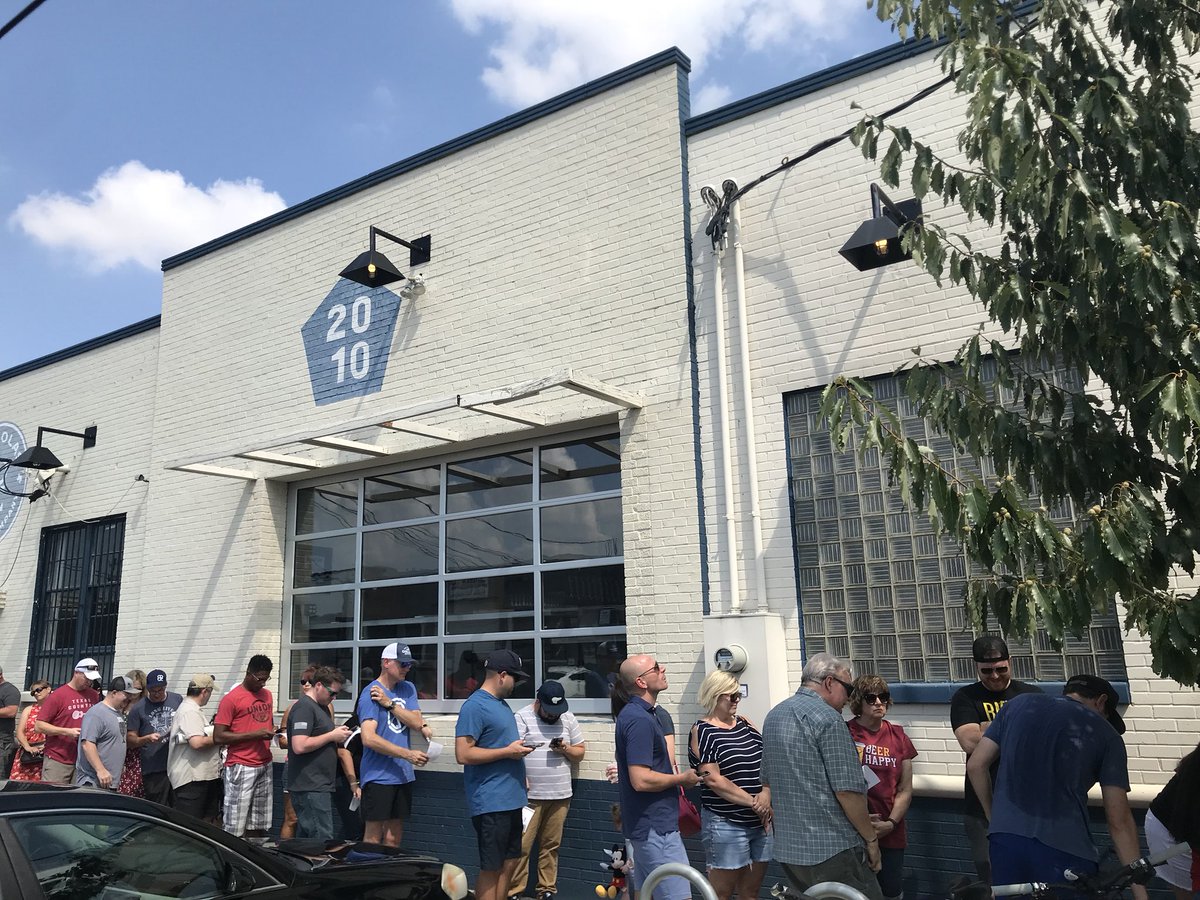 KellyRDearmore's tweet photo. Great stuff in Dallas for Day 1 of #BeerToGoDay at @Peticolas and @3NationsBrewing https://t.co/IlePzcV1M1