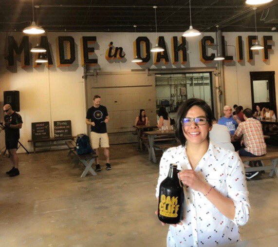 jessicafortexas's tweet photo. One thing Republicans & Democrats can agree on? Beer! Today is the first day you can buy beer directly from your favorite craft brewery to take home! Stopped by one of my favorite neighborhood breweries, @oakcliffbrewing to celebrate!๐ป #BeerToGoDay #Beer2Go https://t.co/qyWGuS2BzQ