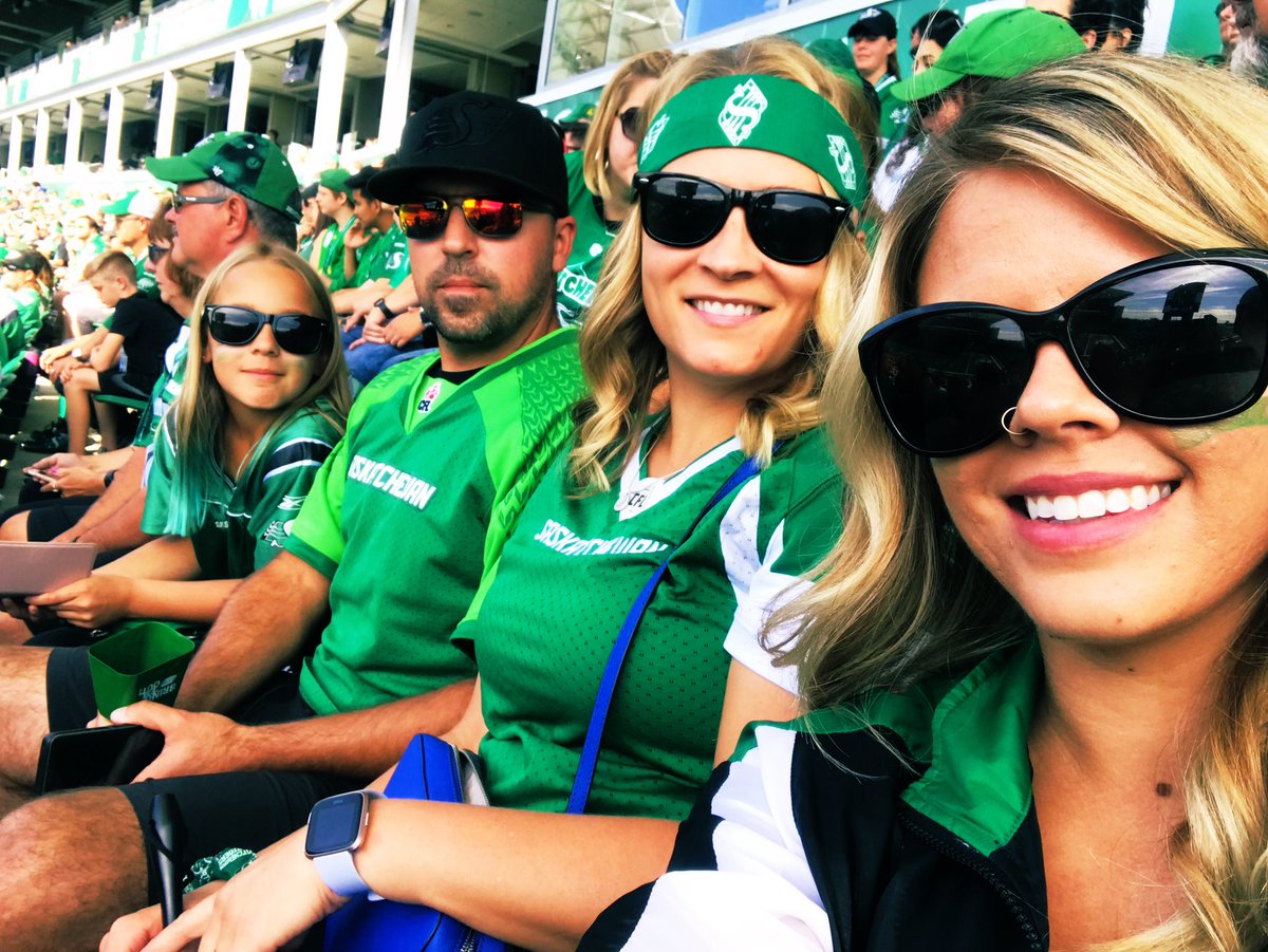 The_sheza's tweet photo. #riderslive with my fam jam 😙 https://t.co/iuNYOZ55MZ