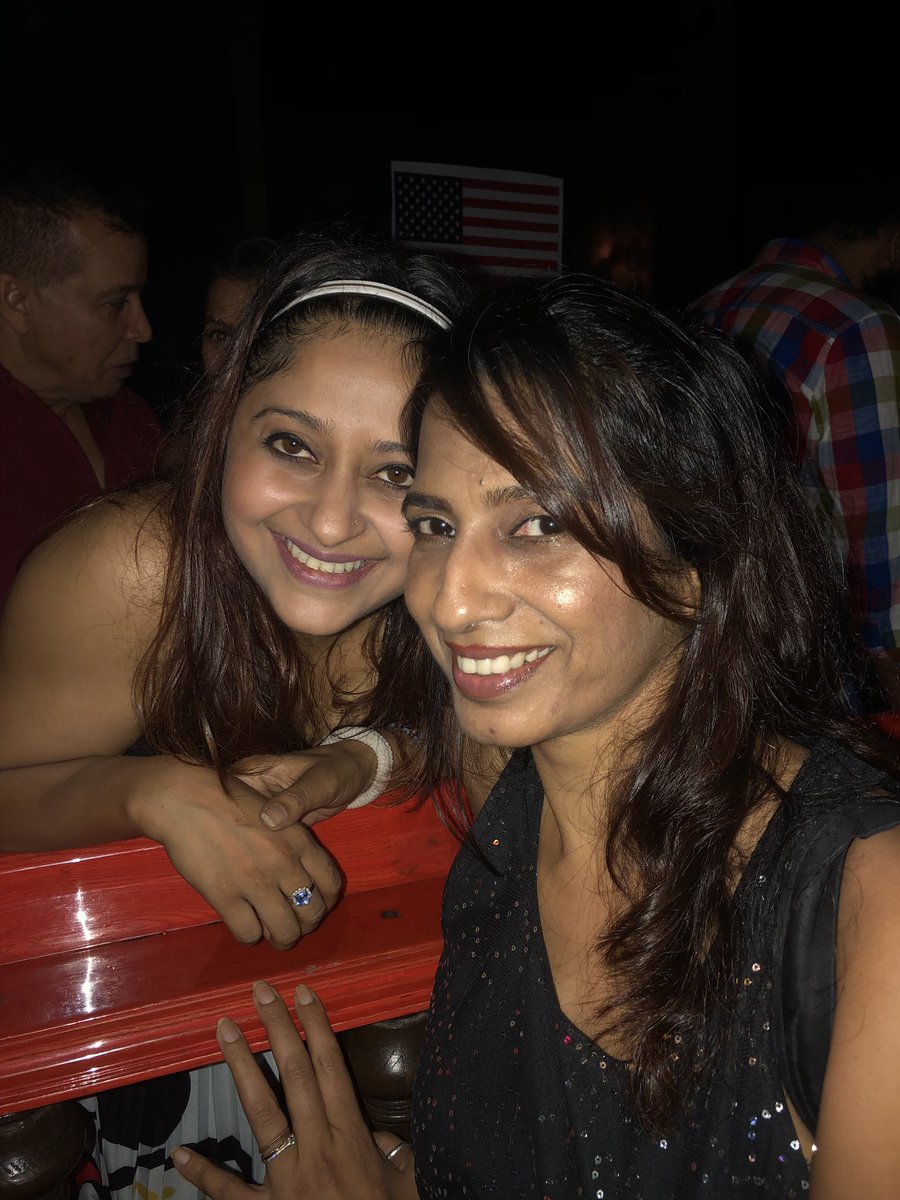haanssa's tweet photo. When you meet this #chotapacket @salsasneha after Ages. .. super happy n proud this angel .. keep shining bright Swthrt ... 💖💖💃💃💖💖 https://t.co/t05t1G3ADZ