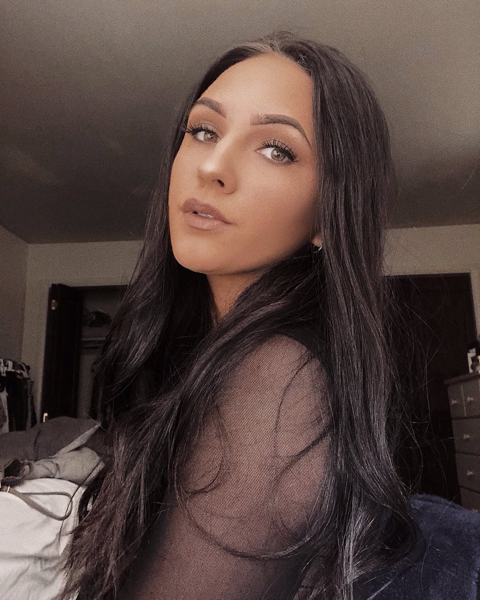 B3llaBabyy's tweet photo. Y’all think you glowed up...lol https://t.co/fruxVrME31