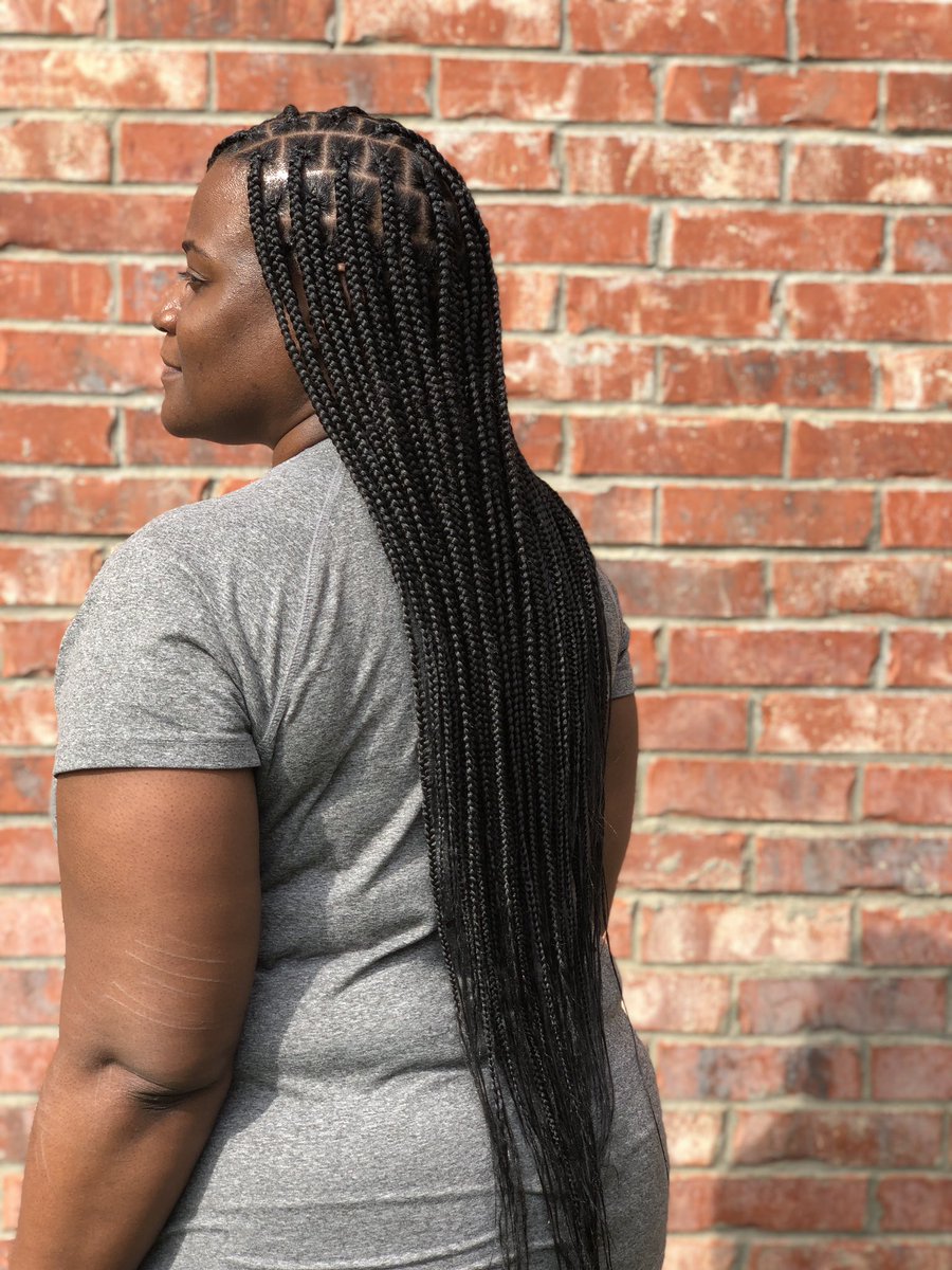 Naeari_Stylez's tweet photo. Knotless braids 773-831-8745 . College graduate moving in a few months to Texas my next client may be a retweet away help me get my work out there 💜  #texasbraider #comobraider #comostylist #texasstylist https://t.co/4iGUqKZ3Bj