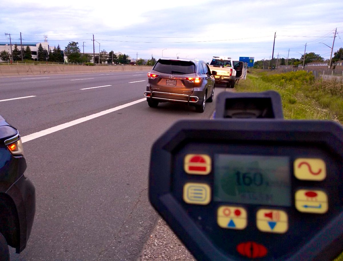 OPP_HSD's tweet photo. 171km/hr on #Hwy407 a family with 3 young kids in the car. 
160 km/hr on #QEW in Hamilton, 49 year old American visiting Canada with his wife and 2 kids for the first time.
#7DayLicenceSuspension
#7DayVehicleImpound 
#SlowDown this #LaborDay weekend https://t.co/XhPeh5dCR4