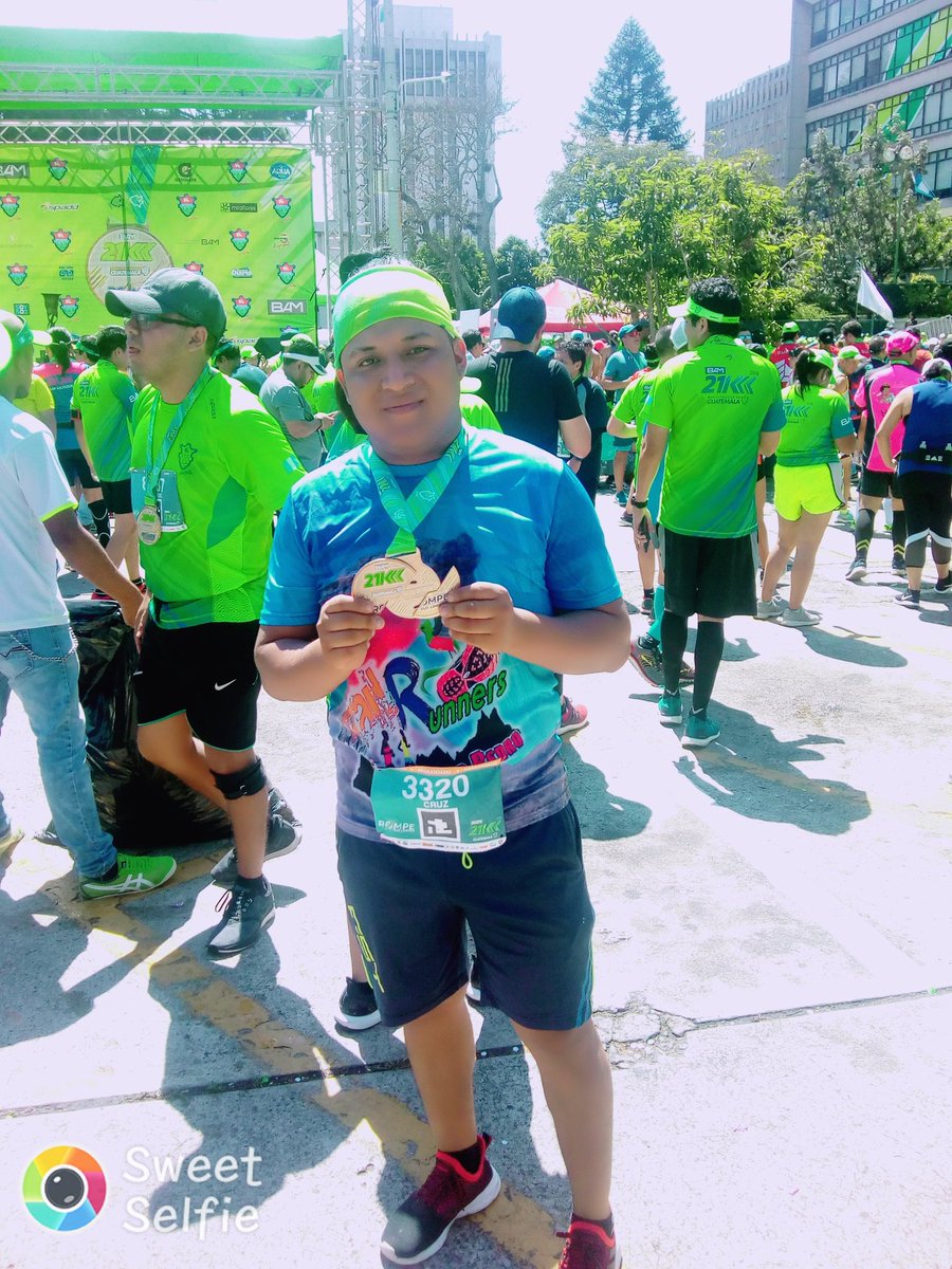 Mario67188793's tweet photo. cada carrera tiene su dolor pero su fin se disfruta  #amocorrer #YoElegiCorrer #trailrunners #running https://t.co/8R2G8Ek3QE