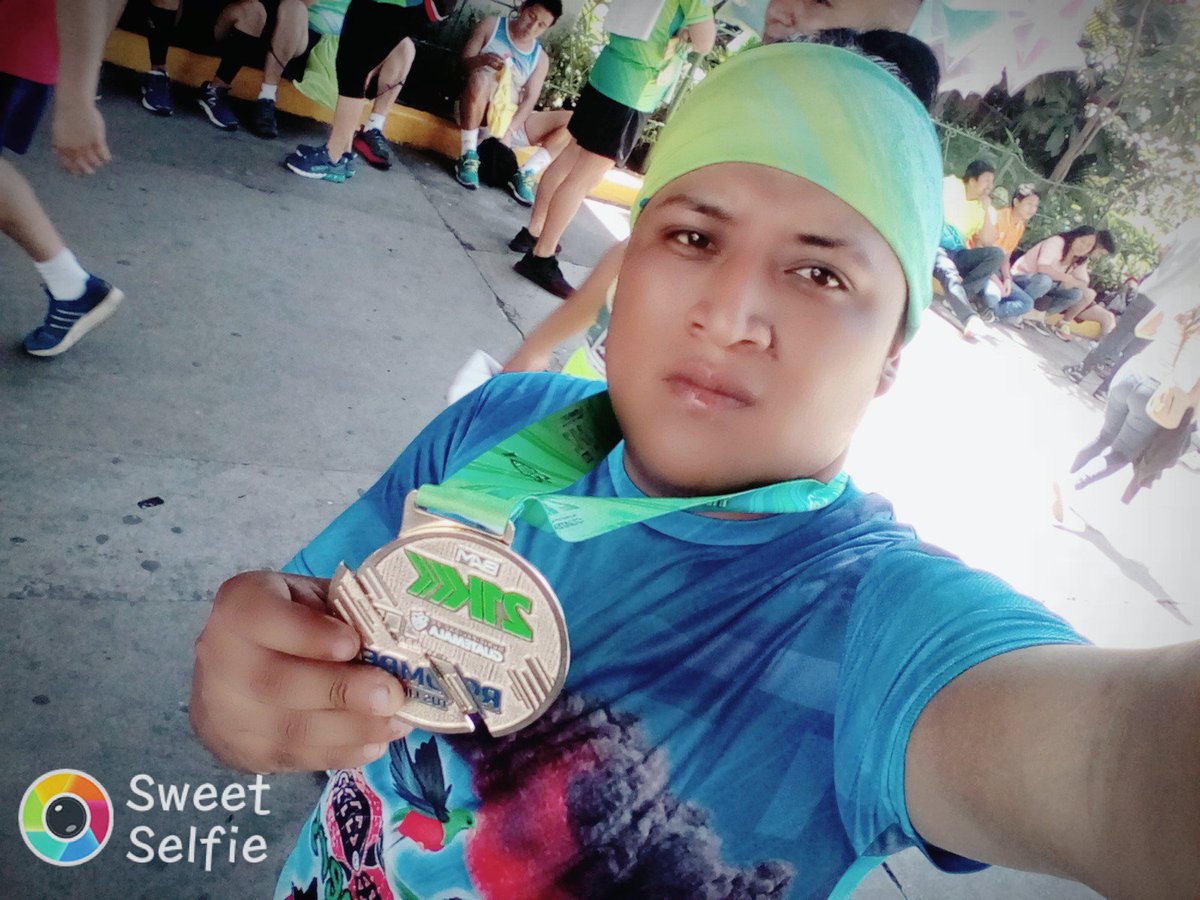 Mario67188793's tweet photo. cada carrera tiene su dolor pero su fin se disfruta  #amocorrer #YoElegiCorrer #trailrunners #running https://t.co/8R2G8Ek3QE