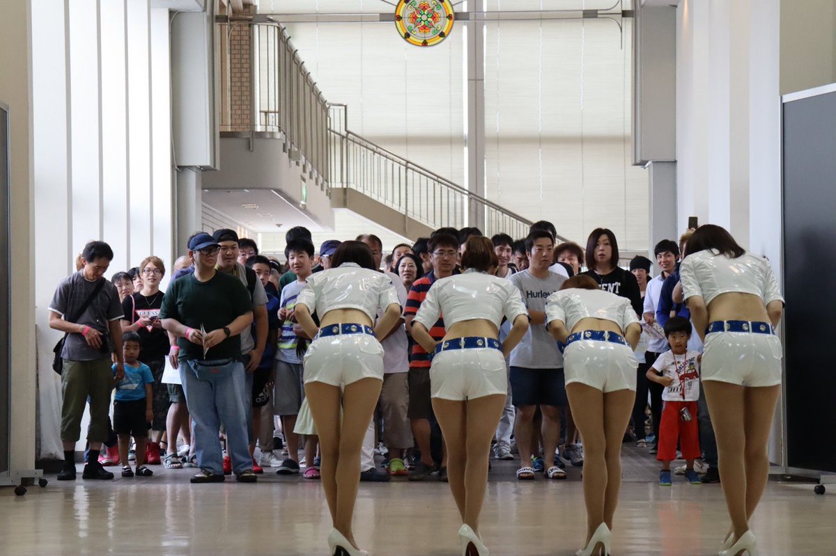 motorjamc1's tweet photo. みなさまのおかげをもちましてで無事に「#北陸カスタムカーショー2019in金沢」を閉幕することができました。誠に感謝いたします。＃カスタムカーショー2019 は、今回をもって終了ですがカスタムカーショー2020のスケジュールが決定次第、ホームページにて発表いたします。ありがとうございました。 https://t.co/MtKMRO88W3