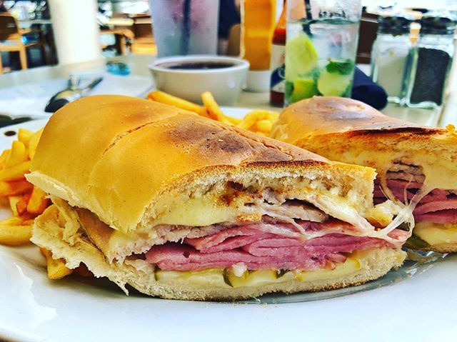 zgubi's tweet photo. #CubanSandwhich as found in Miami
______________________
#foodie #sandwich #cuban #cubansandwich #miami #ig_miami https://t.co/GFpZ7CVtV6 https://t.co/zHUasztfbC